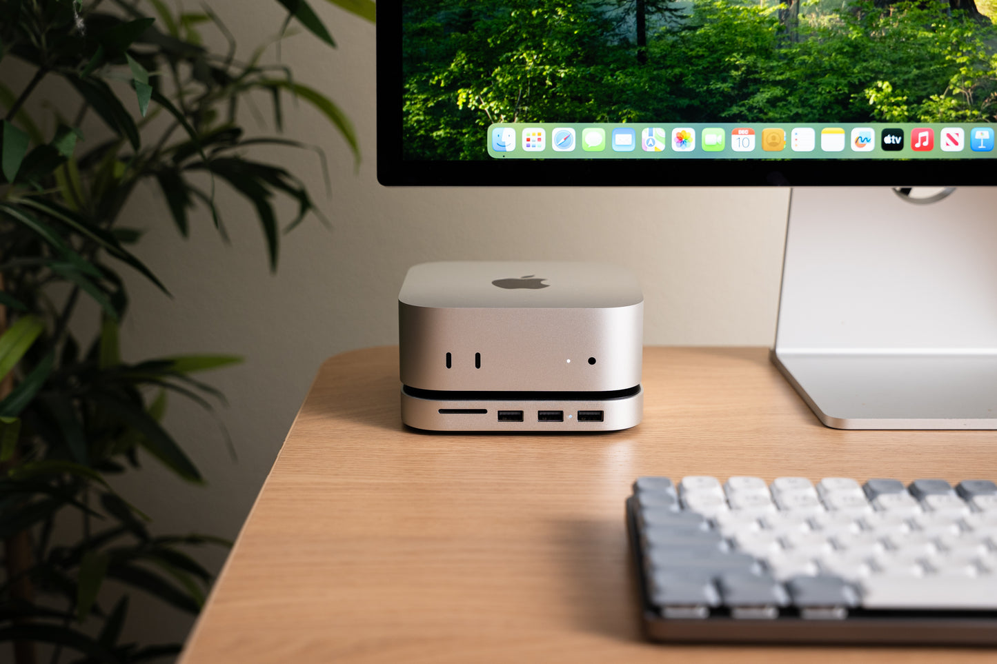 Satechi Stand Hub Mac Mini M4 with SSD Enclosure black & silver
