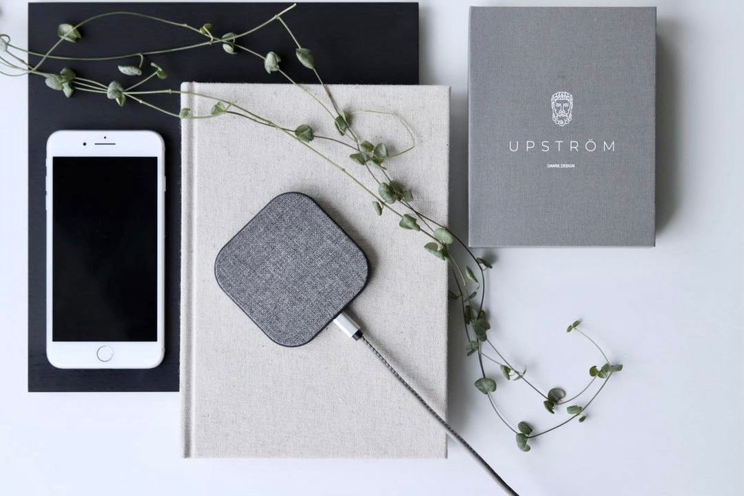UPSTRÖM HÄMP - Wireless Charger (Dark-Grey)